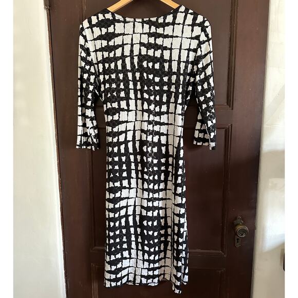 JOSEPH RIBKOFF | Black and White Graphic Faux Wrap Ruched Dress | Size 10 - Picture 6 of 7